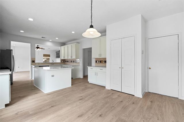 4206 Arboretum Drive, Pasadena, TX 77505