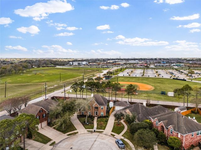 4206 Arboretum Drive, Pasadena, TX 77505