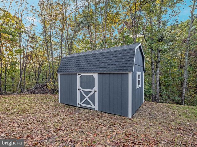 210 ZEIGER DR, Winchester, VA 22602