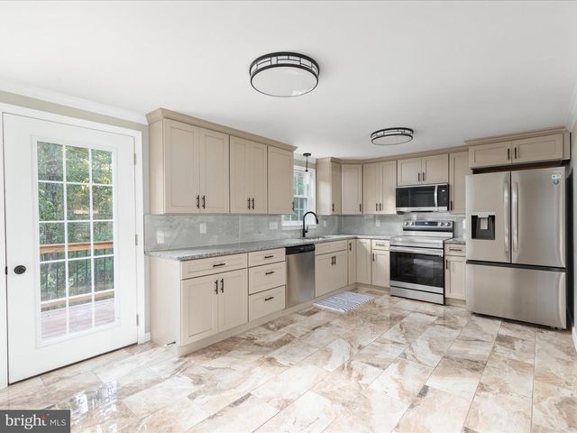 210 ZEIGER DR, Winchester, VA 22602