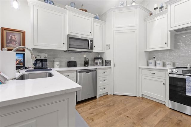 13975 W 112th Terrace, Olathe, KS 66215