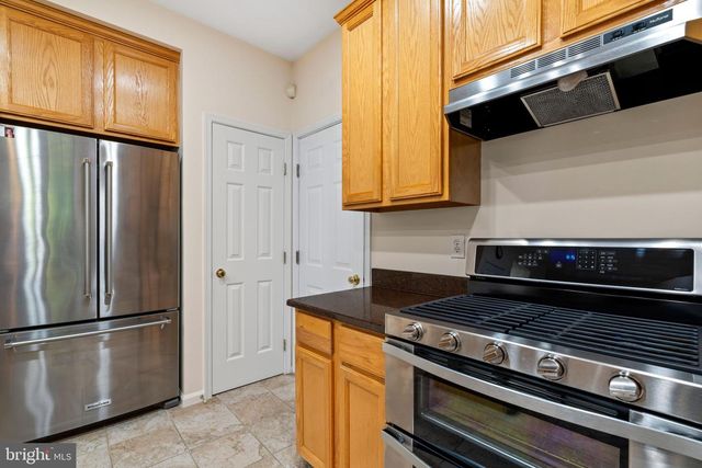 41 WATERFORD DR, Bordentown, NJ 08505
