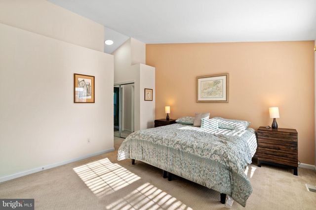 41 WATERFORD DR, Bordentown, NJ 08505