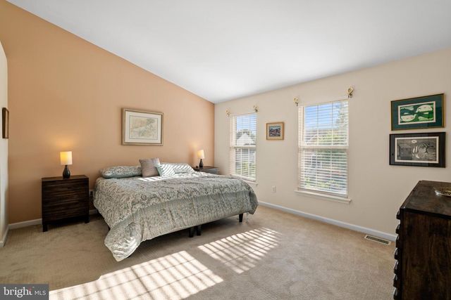 41 WATERFORD DR, Bordentown, NJ 08505