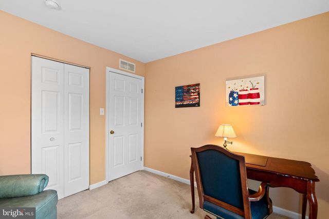 41 WATERFORD DR, Bordentown, NJ 08505
