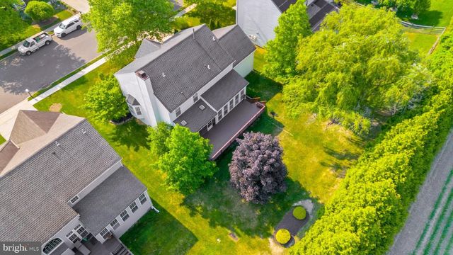 41 WATERFORD DR, Bordentown, NJ 08505