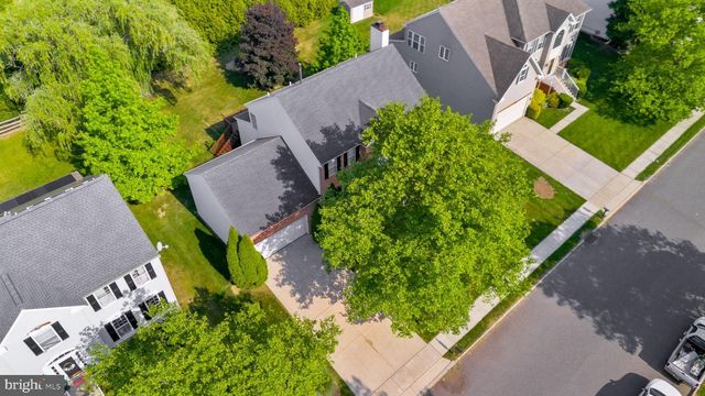 41 WATERFORD DR, Bordentown, NJ 08505