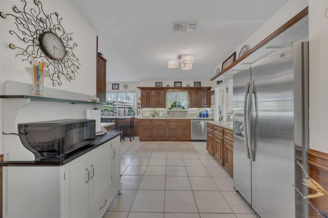 541 Natchez Park, Conroe, TX 77302