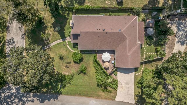 541 Natchez Park, Conroe, TX 77302