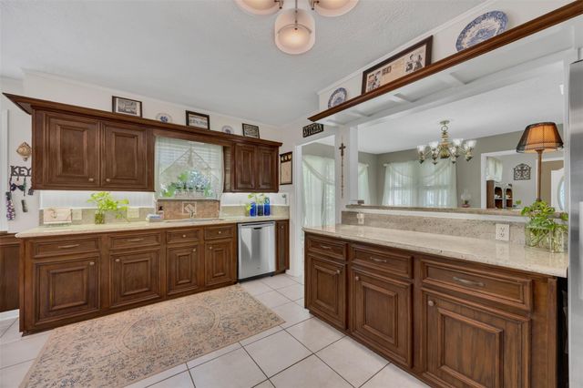 541 Natchez Park, Conroe, TX 77302