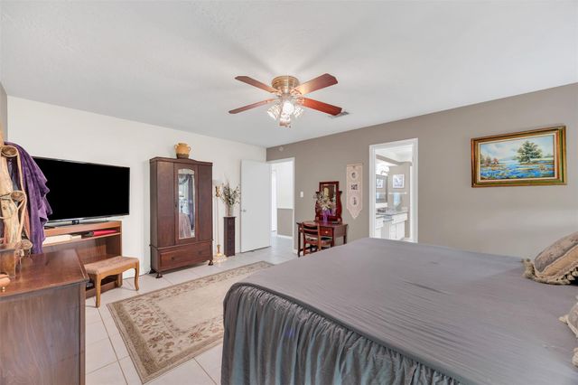 541 Natchez Park, Conroe, TX 77302