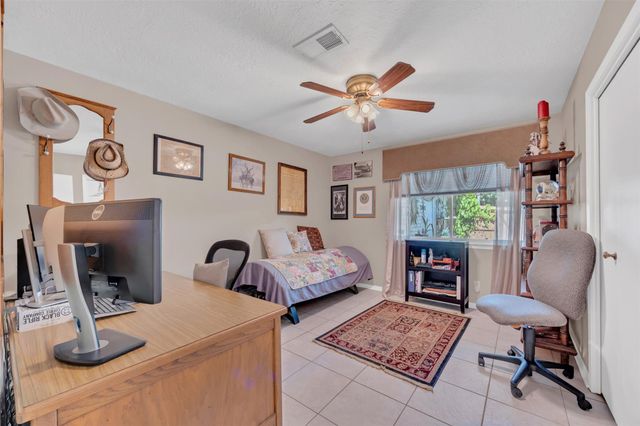 541 Natchez Park, Conroe, TX 77302