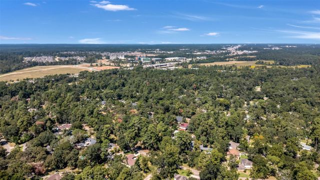 541 Natchez Park, Conroe, TX 77302