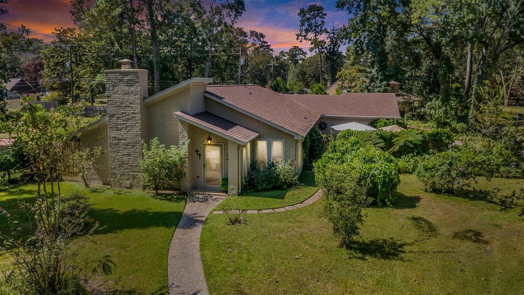 541 Natchez Park, Conroe, TX 77302