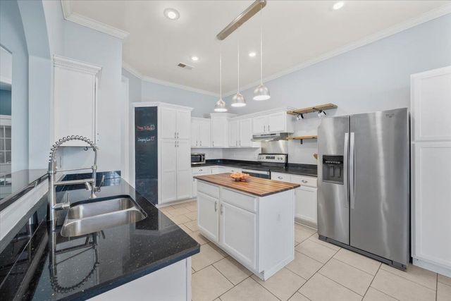 10076 SHELBY MEADOWS LN, Unincorporated, TN 38002