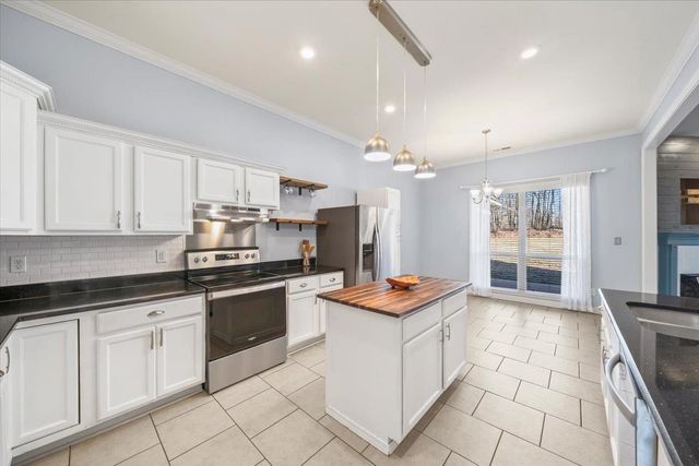 10076 SHELBY MEADOWS LN, Unincorporated, TN 38002