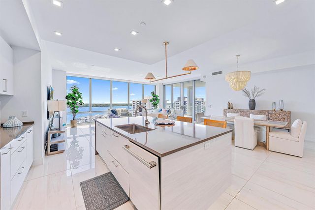 3 Water Club Way 1002, North Palm Beach, FL 33408