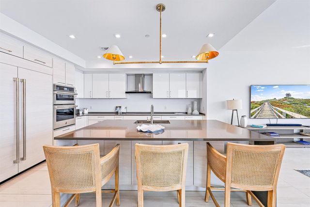 3 Water Club Way 1002, North Palm Beach, FL 33408