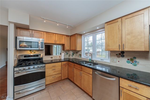 749 Lindenwood Lane, Medina, OH 44256