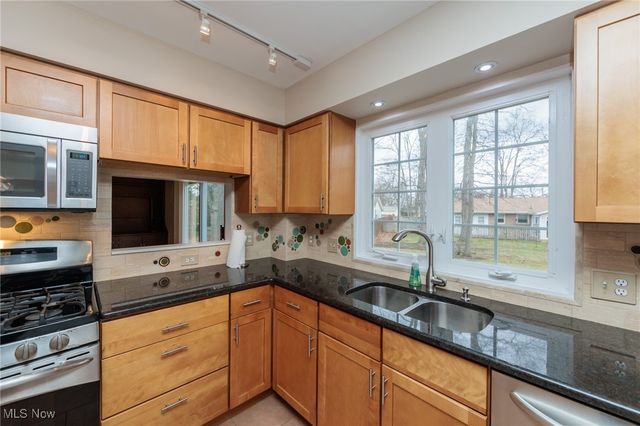 749 Lindenwood Lane, Medina, OH 44256