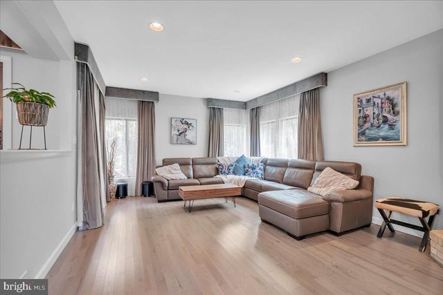 4 JOHNSON LN, Voorhees, NJ 08043