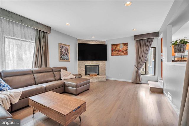 4 JOHNSON LN, Voorhees, NJ 08043