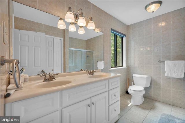 4 JOHNSON LN, Voorhees, NJ 08043