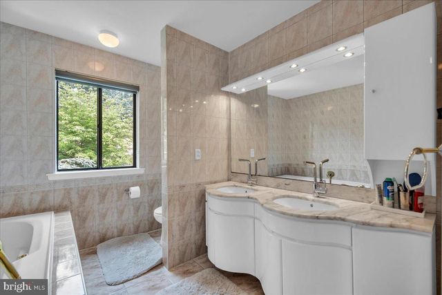 4 JOHNSON LN, Voorhees, NJ 08043