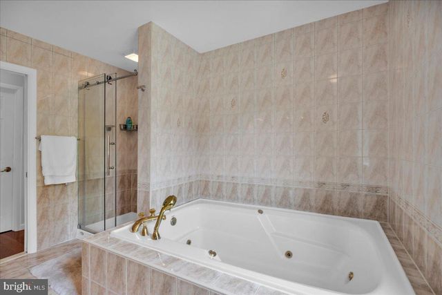 4 JOHNSON LN, Voorhees, NJ 08043
