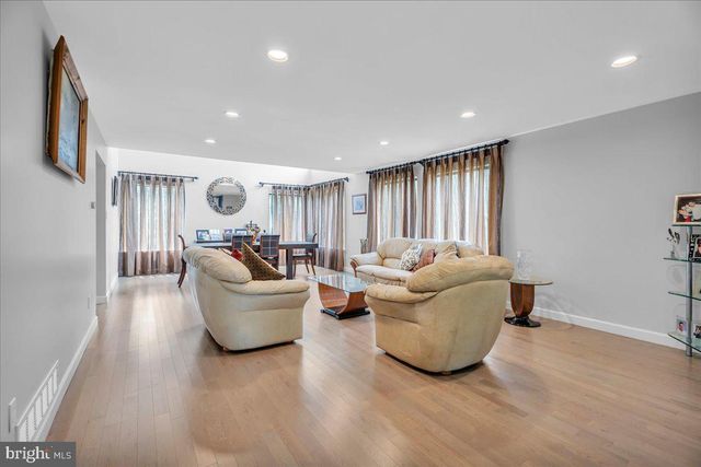 4 JOHNSON LN, Voorhees, NJ 08043