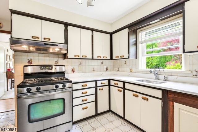 40 Grove St, Piscataway Twp., NJ 08854