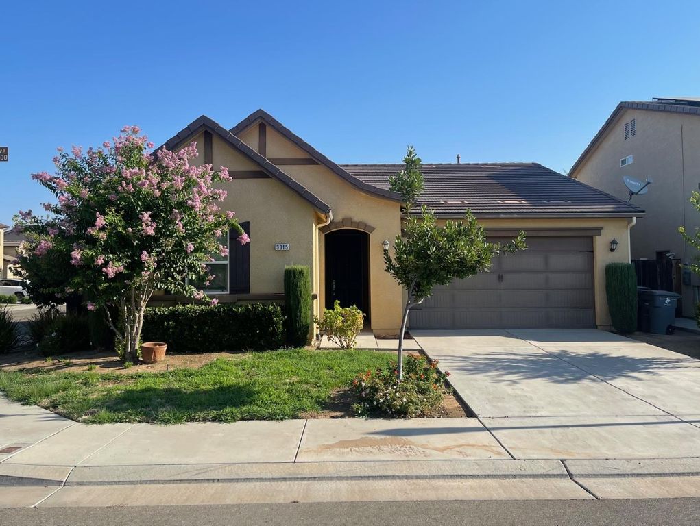 3015 Roberts Avenue, Clovis, CA 93619