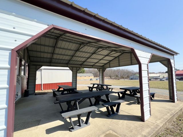 740 N Main Street, Jamestown, KY 42629