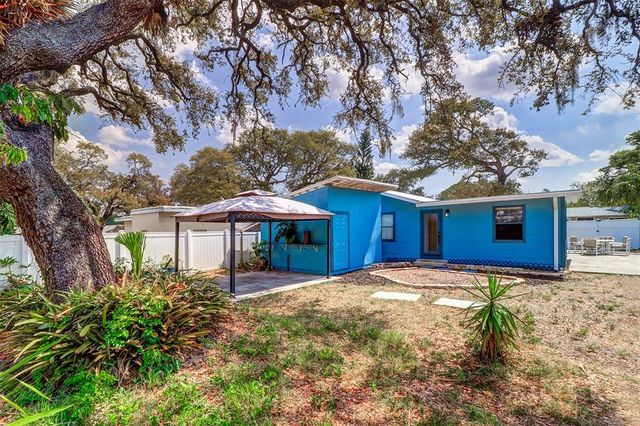 520 4TH STREET NW, Largo, FL 33770