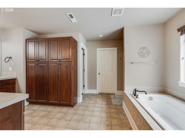 17410 Sw 135TH Pl, Portland, OR 97224