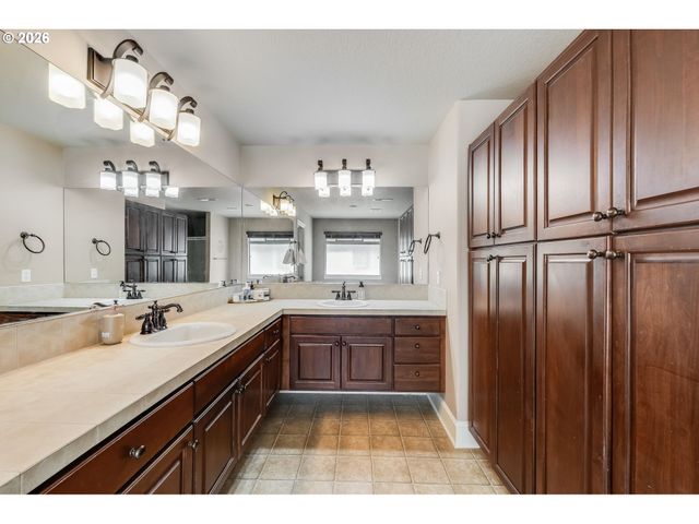 17410 Sw 135TH Pl, Portland, OR 97224