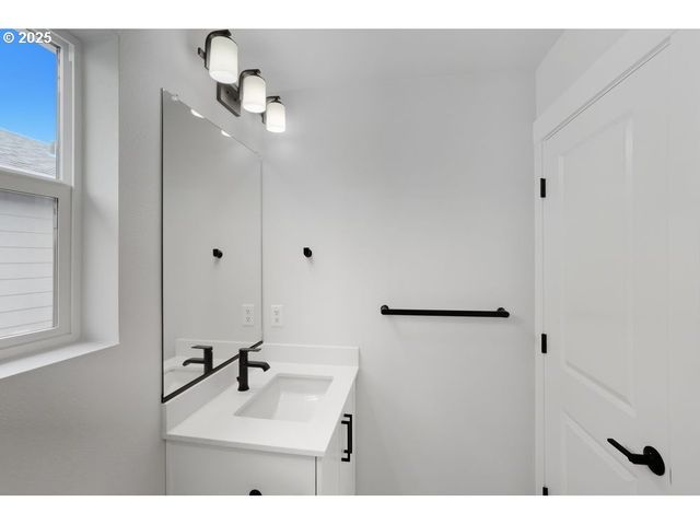 3736 Sw 38TH St, Gresham, OR 97080