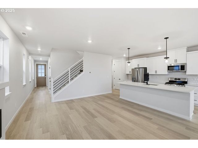 3736 Sw 38TH St, Gresham, OR 97080