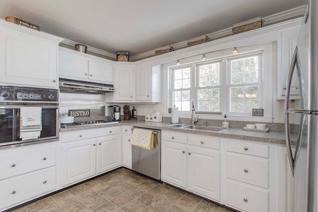 854 Brockton Ave, Abington, MA 02351