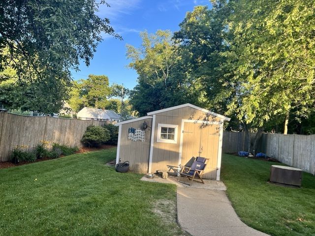 854 Brockton Ave, Abington, MA 02351