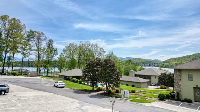 1647E Lakeview Drive, Young Harris, GA 30582