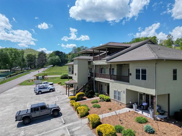 1647E Lakeview Drive, Young Harris, GA 30582