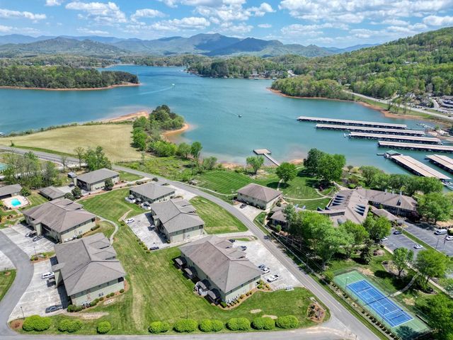 1647E Lakeview Drive, Young Harris, GA 30582