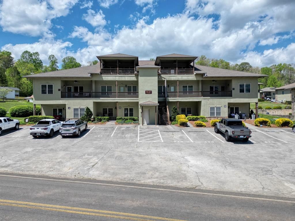 1647E Lakeview Drive, Young Harris, GA 30582