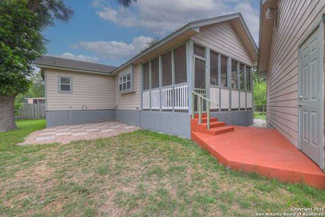 141 Rio Grande, Seguin, TX 78155