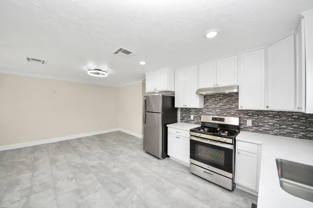 7066 Villa Street A, Houston, TX 77061