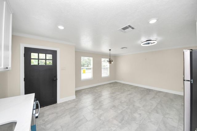 7066 Villa Street A, Houston, TX 77061