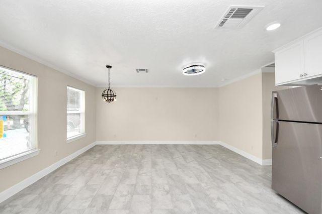 7066 Villa Street A, Houston, TX 77061