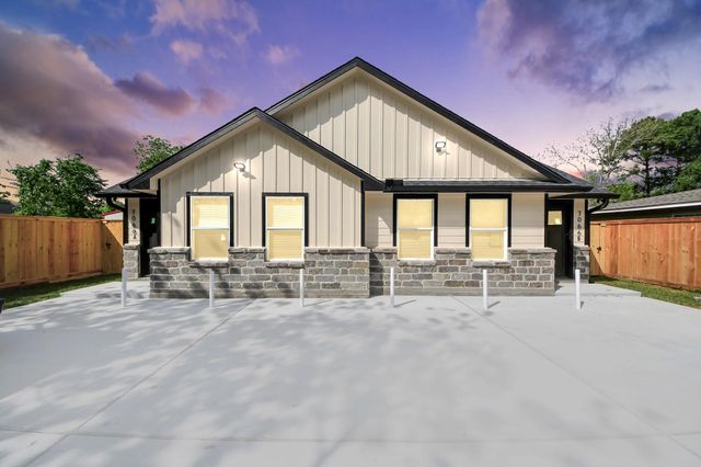 7066 Villa Street A, Houston, TX 77061