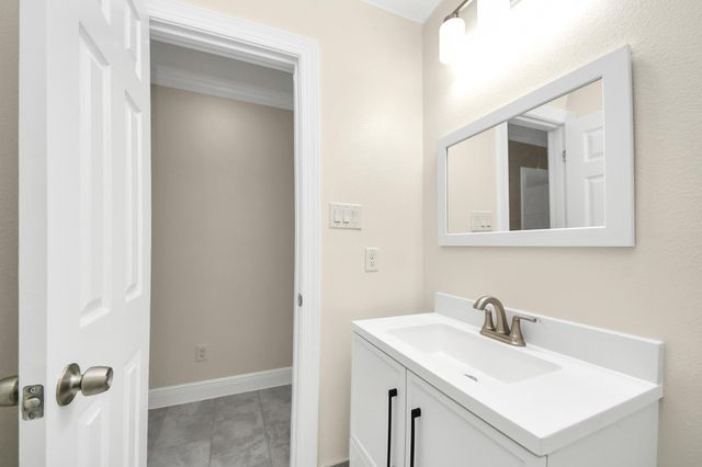 7066 Villa Street A, Houston, TX 77061